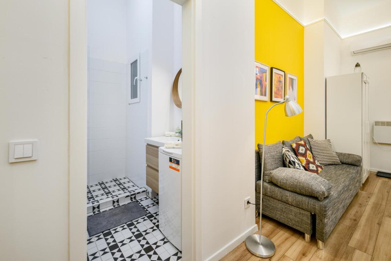 Stylish Yellow Suite In The Heart Of Boedapest Buitenkant foto